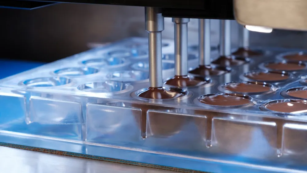 Depositadora de chocolate em moldes