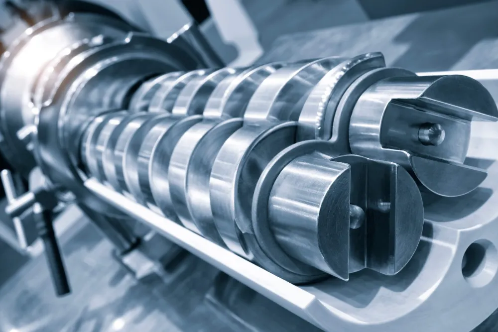 Usinagem de eixo para equipamento industrial