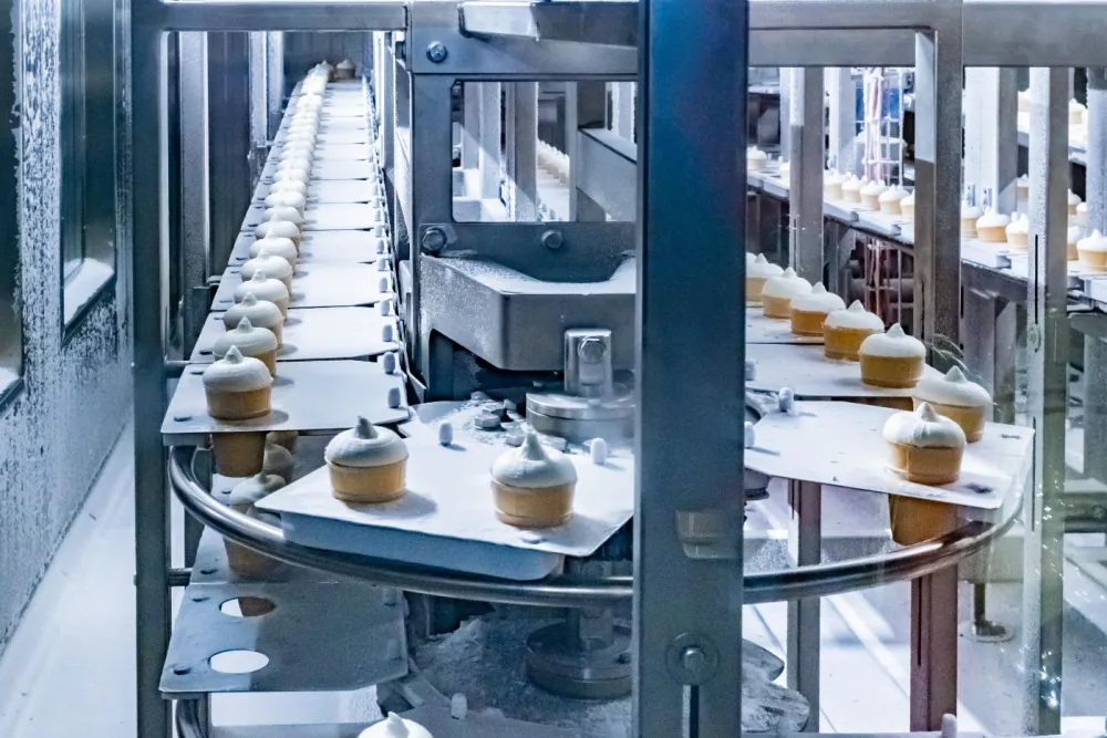 Linha de produção em ambiente congelado